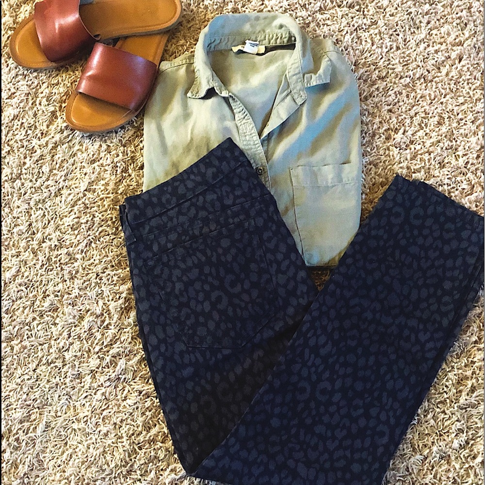 NWOT Old Navy Black Leopard Jean